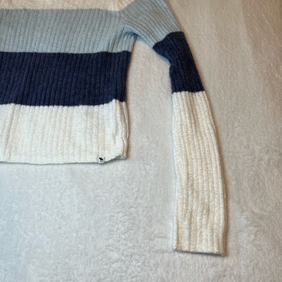 Abercrombie Kids Super Stretchy Blue Striped Sweater Size 9/10 - Picture 7 of 7